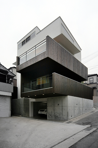 haus-kuro