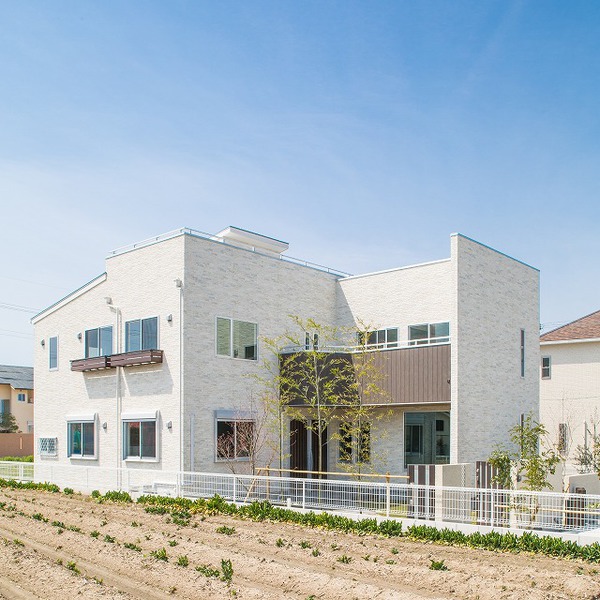 i-House