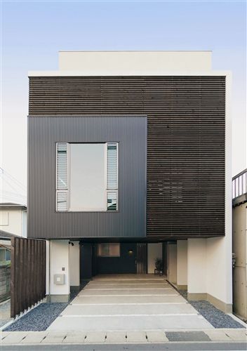町屋風３階建ての家